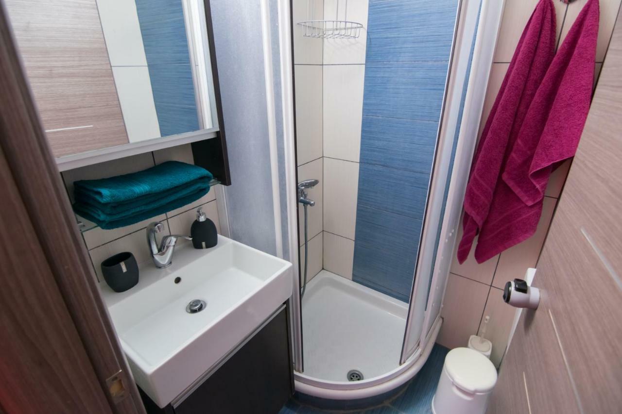 Avra Comfort Rooms - Family Nea Poteidaia Ngoại thất bức ảnh